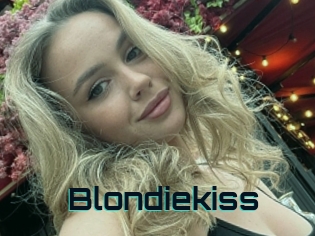 Blondiekiss