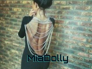 Mia_Dolly