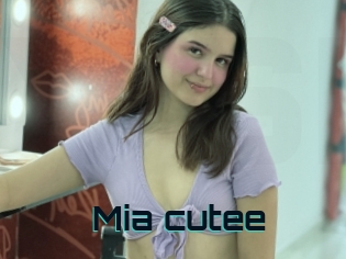 Mia_cutee