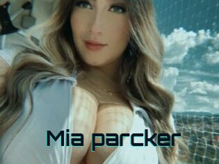 Mia_parcker